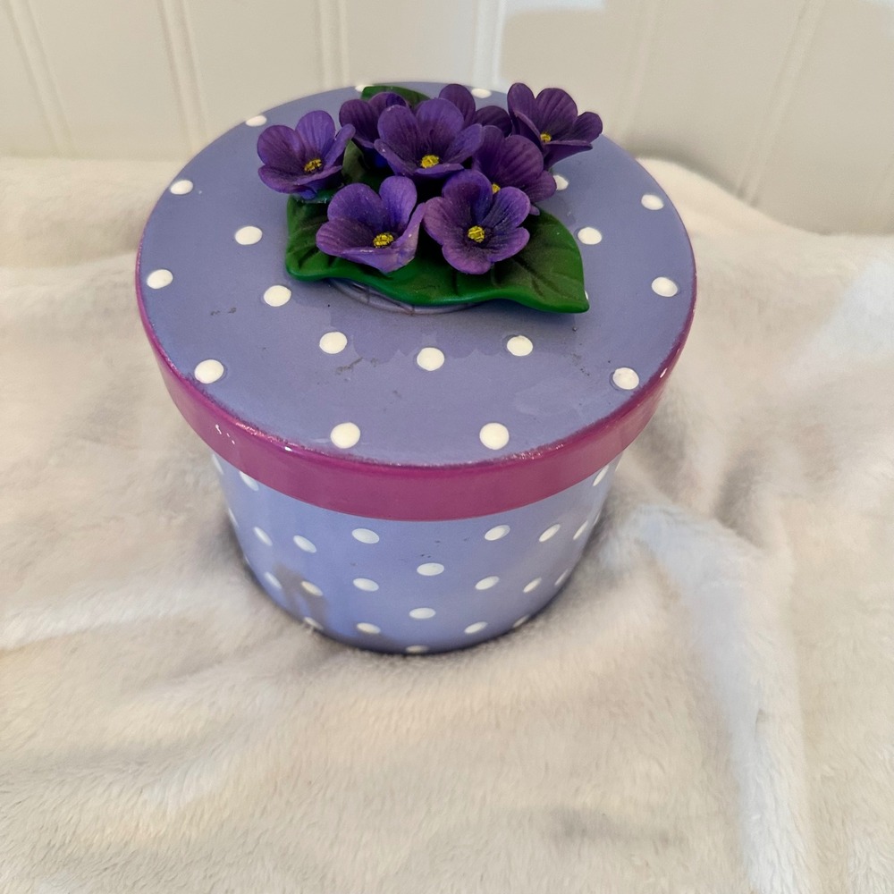 Teleflora Gift Ceramic Trinket Box Round Purple Polka Dot 3D Violet Floral Lid
